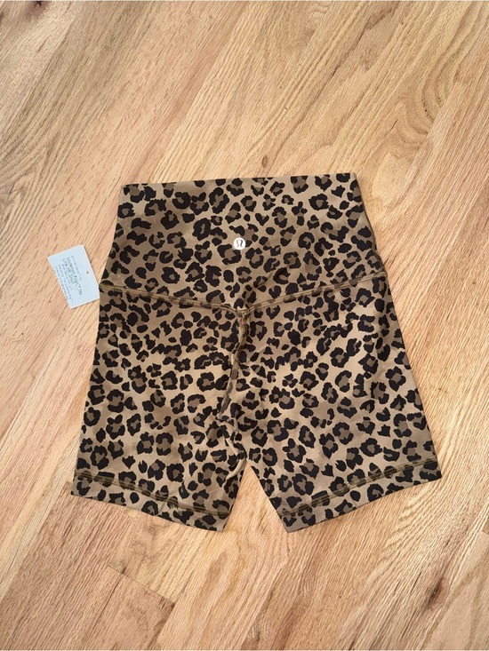 lululemon athletica Pants - NEW Lululemon Align 6” Bike Shorts Leopard Print Size 4